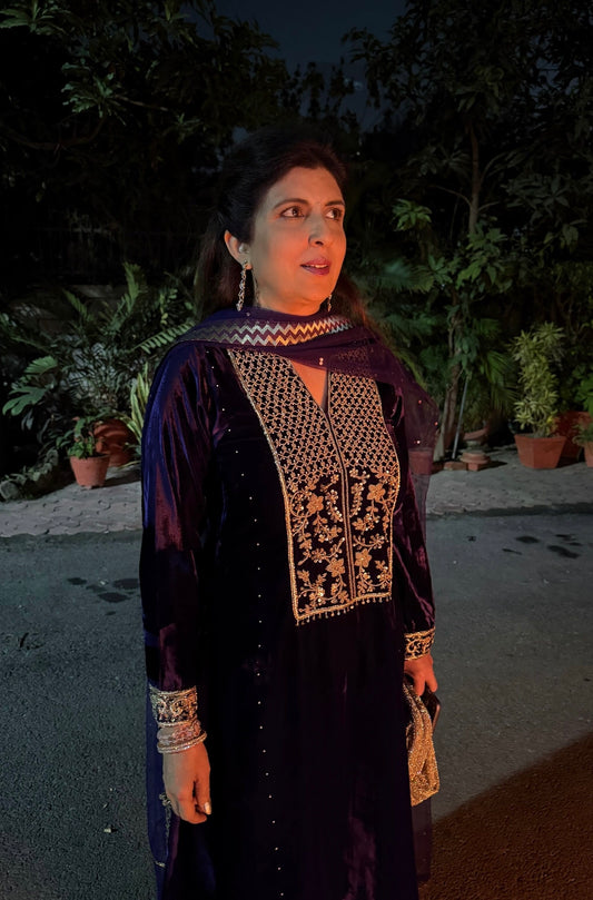 Zareen Velvet Kurta Set
