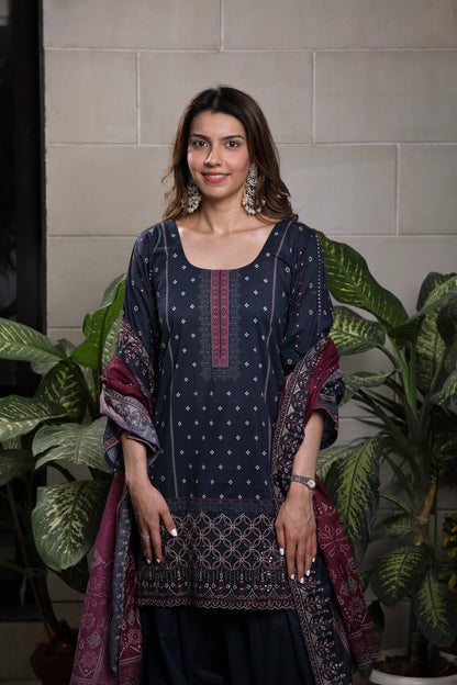 Hyat Kurta Set with Farshi Pant